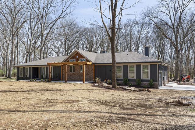 1328 Farmwood Dr, Murfreesboro, TN 37128