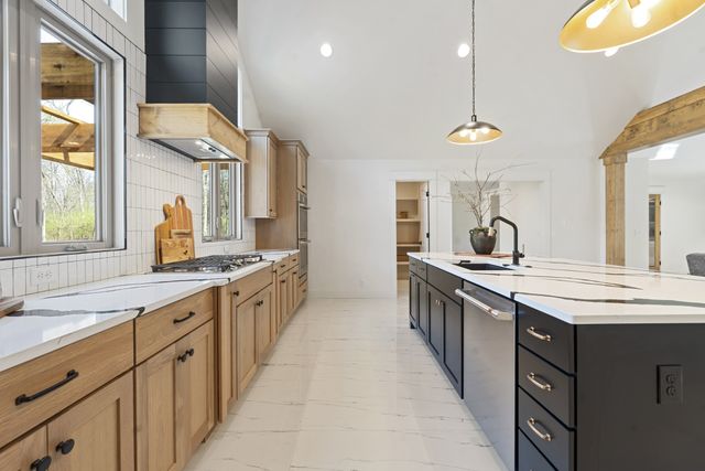 1328 Farmwood Dr, Murfreesboro, TN 37128