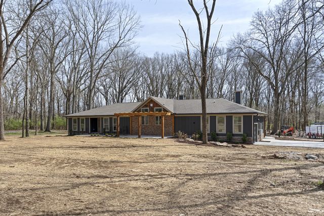 1328 Farmwood Dr, Murfreesboro, TN 37128