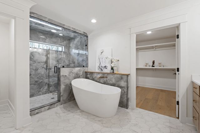 1328 Farmwood Dr, Murfreesboro, TN 37128