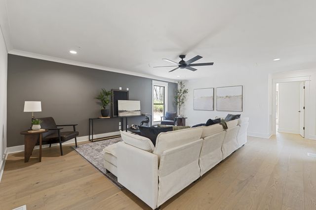 1328 Farmwood Dr, Murfreesboro, TN 37128