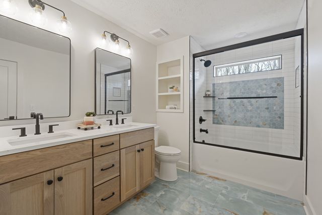 1328 Farmwood Dr, Murfreesboro, TN 37128