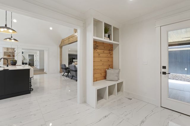 1328 Farmwood Dr, Murfreesboro, TN 37128