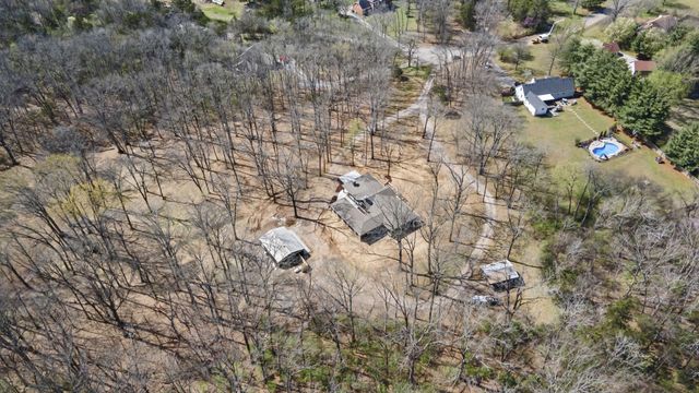 1328 Farmwood Dr, Murfreesboro, TN 37128