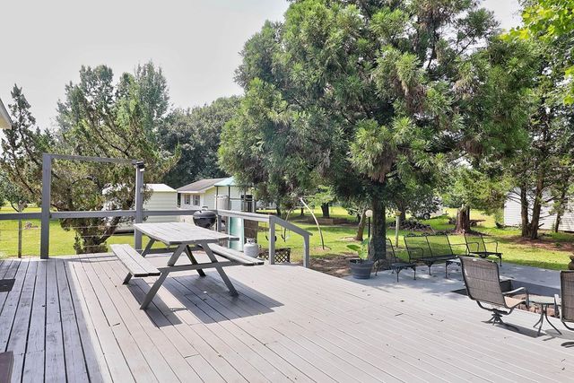 100 Willow Oaks Drive, Headland, AL 36345