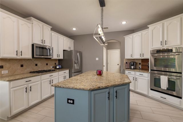 1805 Lewis Crossing Drive, Keller, TX 76248