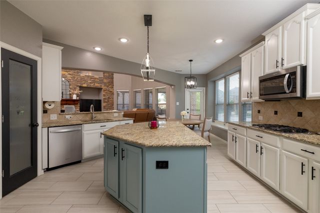 1805 Lewis Crossing Drive, Keller, TX 76248