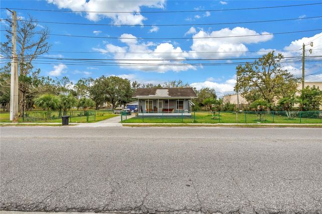 112 E MARTIN LUTHER KING JR DRIVE, Tarpon Springs, FL 34689