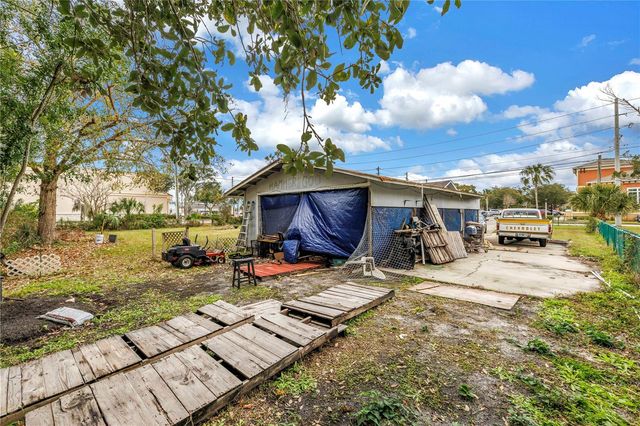 112 E MARTIN LUTHER KING JR DRIVE, Tarpon Springs, FL 34689
