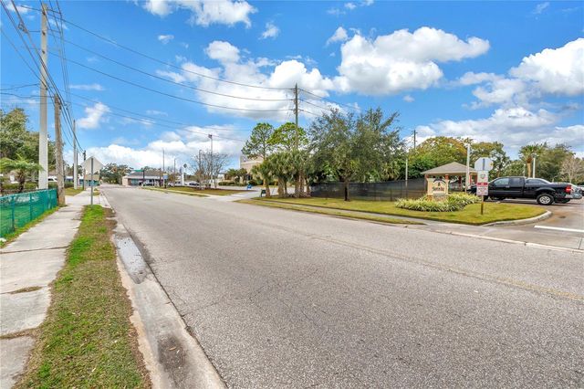 112 E MARTIN LUTHER KING JR DRIVE, Tarpon Springs, FL 34689