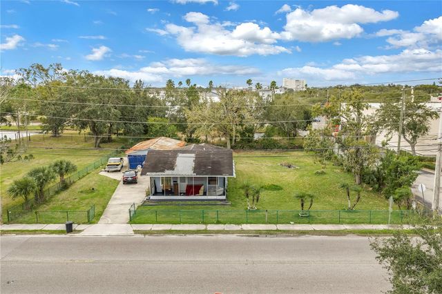 112 E MARTIN LUTHER KING JR DRIVE, Tarpon Springs, FL 34689