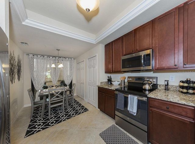 5528 PALMER CIRCLE 105, Lakewood Ranch, FL 34211