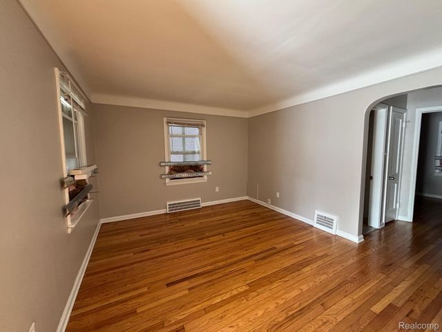 19381 KENOSHA Street, Harper Woods, MI 48225