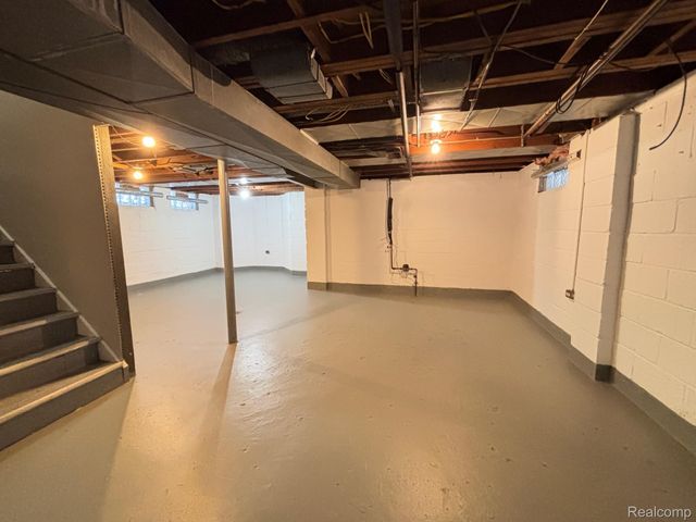 19381 KENOSHA Street, Harper Woods, MI 48225