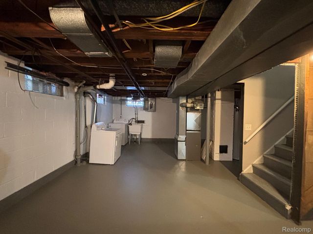 19381 KENOSHA Street, Harper Woods, MI 48225