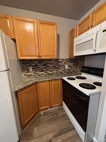 19381 KENOSHA Street, Harper Woods, MI 48225