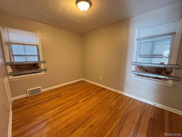 19381 KENOSHA Street, Harper Woods, MI 48225