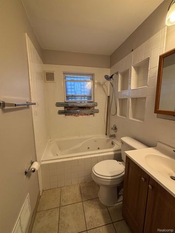 19381 KENOSHA Street, Harper Woods, MI 48225