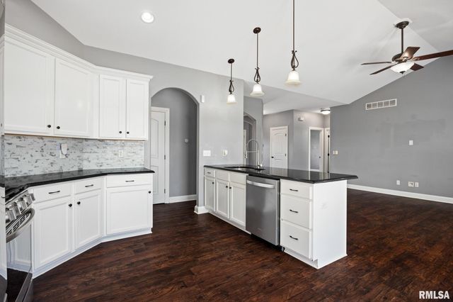 10732 N TRAIL VIEW Drive, Dunlap, IL 61525