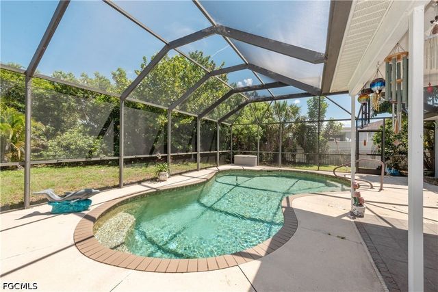 171 SE 4th ST, Cape Coral, FL 33990
