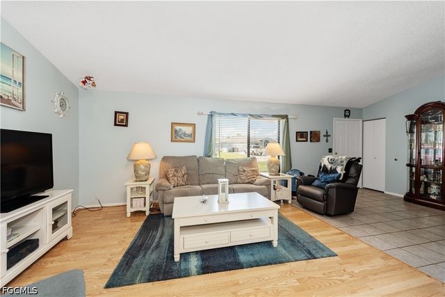 171 SE 4th ST, Cape Coral, FL 33990