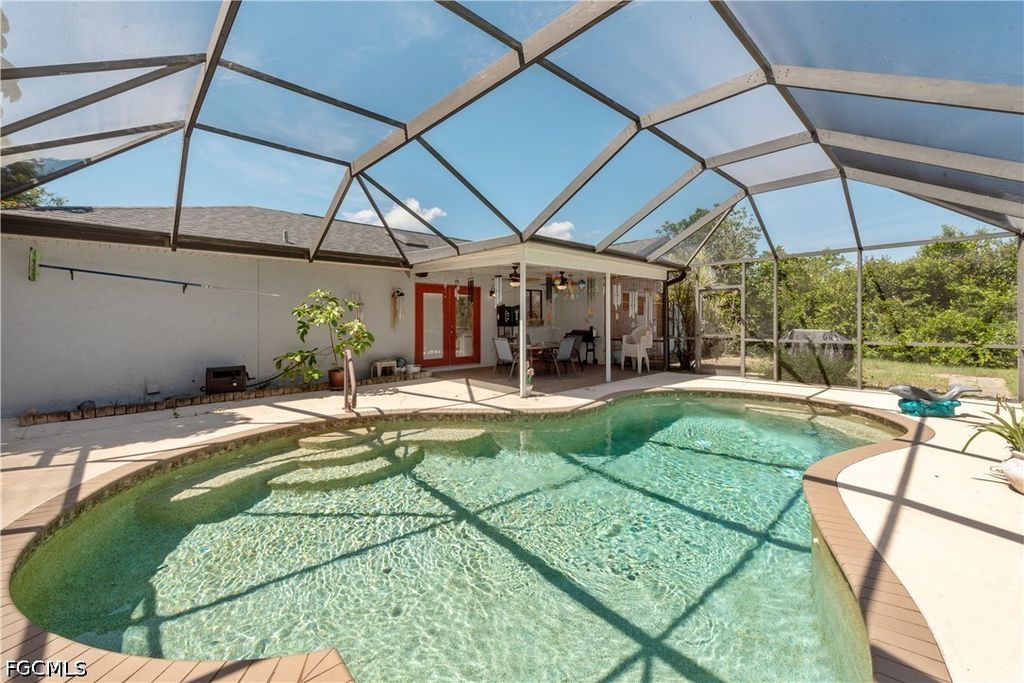 171 SE 4th ST, Cape Coral, FL 33990