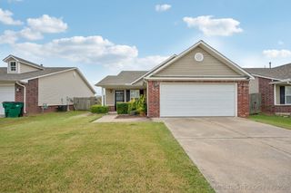 10 W Fairlane Place, Sapulpa, OK 74066