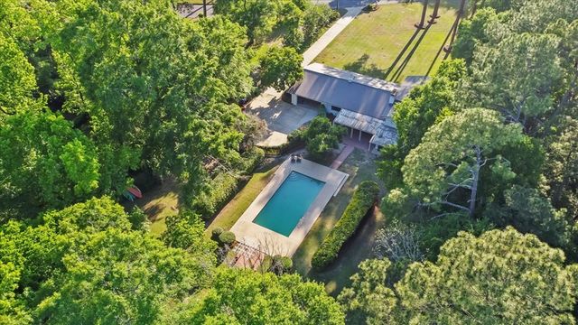 110 Pine Tree Drive, Dothan, AL 36303