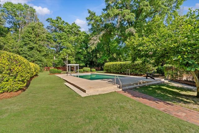 110 Pine Tree Drive, Dothan, AL 36303