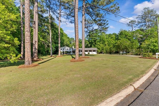 110 Pine Tree Drive, Dothan, AL 36303