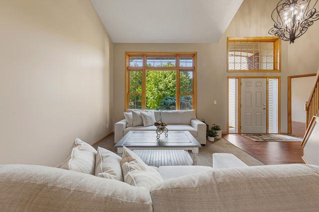 1517 Covington Lane, Eagan, MN 55122