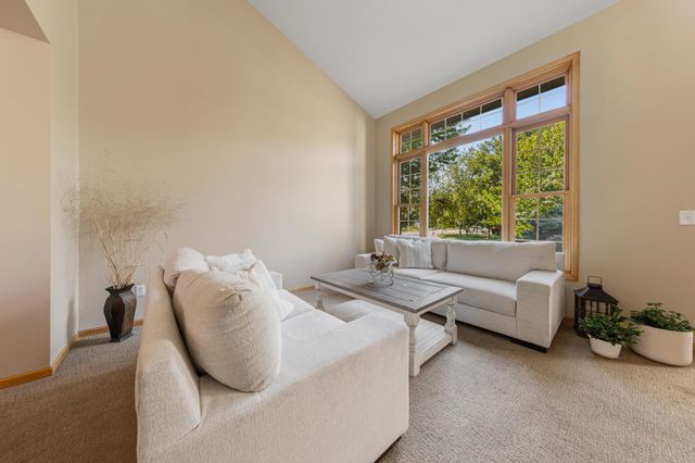 1517 Covington Lane, Eagan, MN 55122