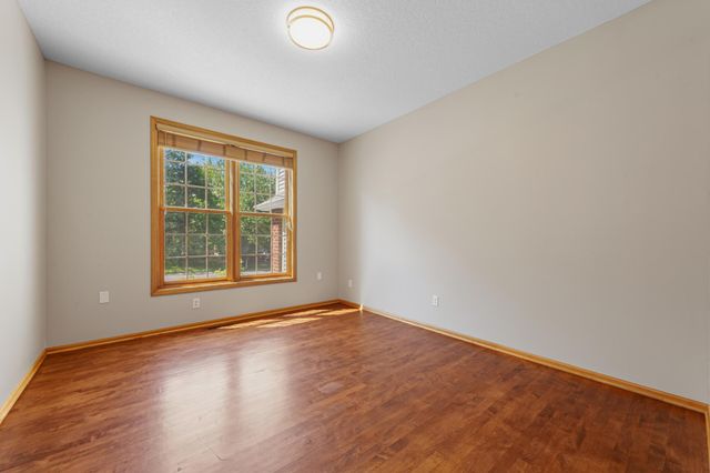 1517 Covington Lane, Eagan, MN 55122