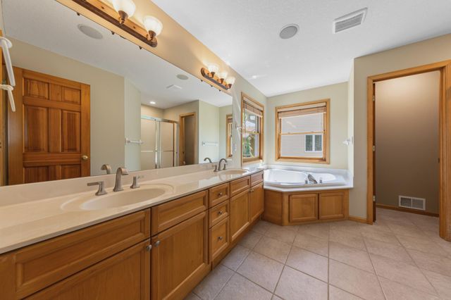 1517 Covington Lane, Eagan, MN 55122
