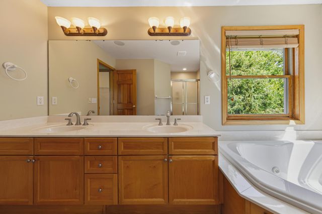 1517 Covington Lane, Eagan, MN 55122