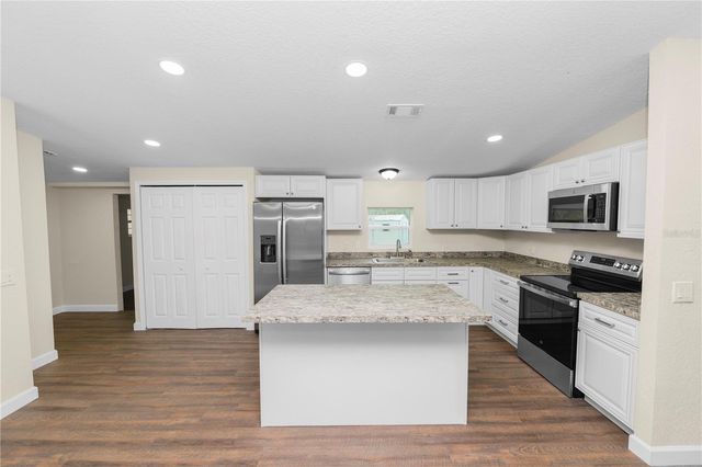 6112 W DORMANY ROAD, Plant City, FL 33565