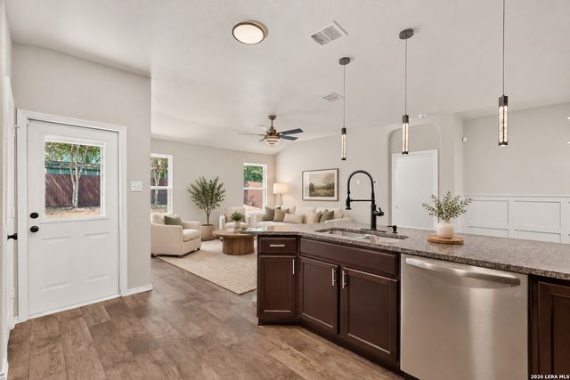 6321 KENDALL CV, Converse, TX 78109