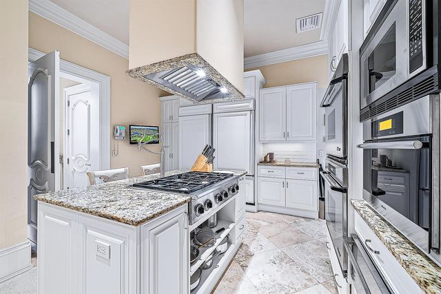 209 Commodore Drive, Jupiter, FL 33477