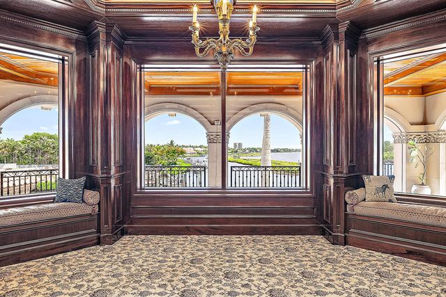 209 Commodore Drive, Jupiter, FL 33477