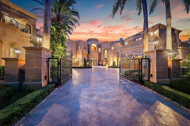 209 Commodore Drive, Jupiter, FL 33477