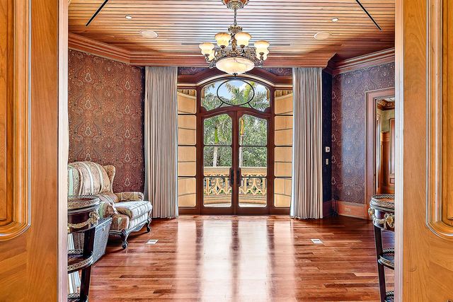 209 Commodore Drive, Jupiter, FL 33477