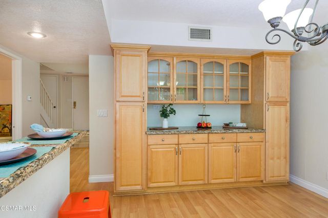 27448 Country Glen Road, Agoura Hills, CA 91301