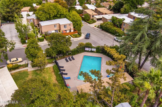 27448 Country Glen Road, Agoura Hills, CA 91301