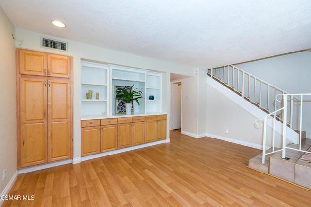 27448 Country Glen Road, Agoura Hills, CA 91301