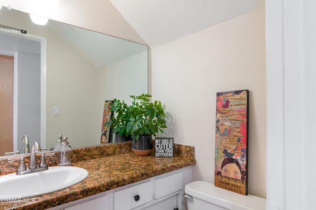 27448 Country Glen Road, Agoura Hills, CA 91301