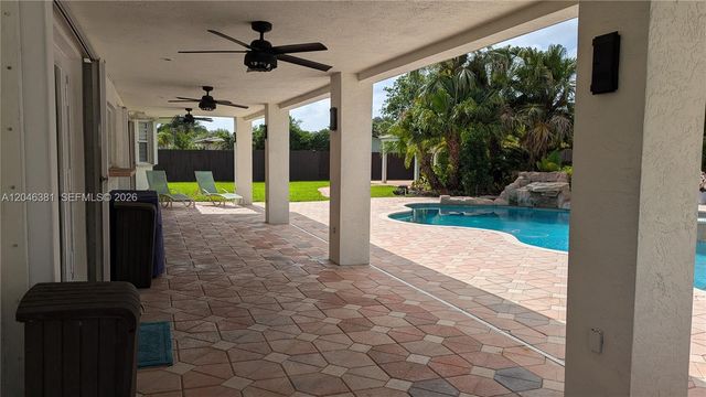 10442 SW 114th St, Miami, FL 33176