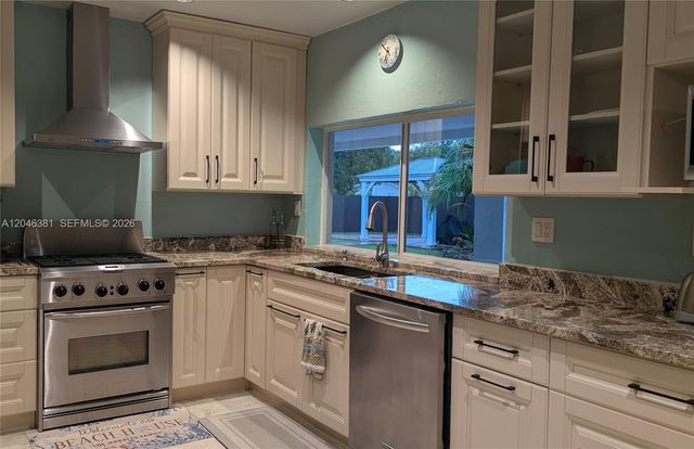 10442 SW 114th St, Miami, FL 33176
