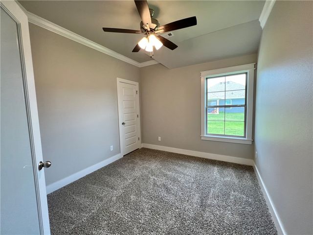 1803 E Hudson Drive, Siloam Springs, AR 72761