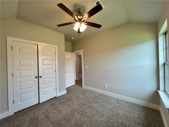 1803 E Hudson Drive, Siloam Springs, AR 72761