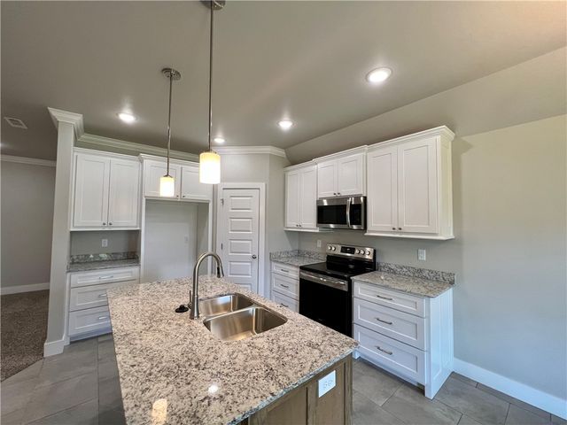 1803 E Hudson Drive, Siloam Springs, AR 72761